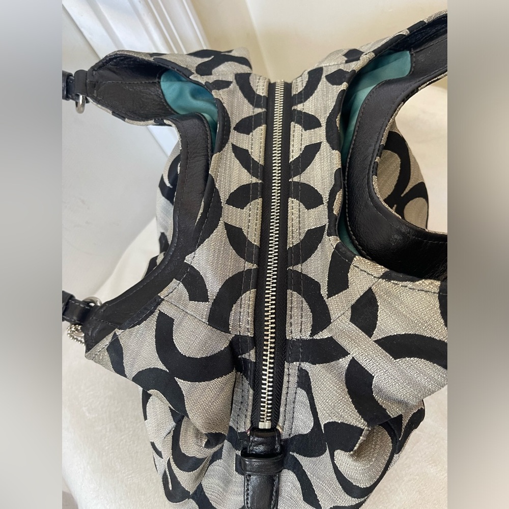 Coach Madison Maggie shoulder bag EUC - Picture 6 of 13